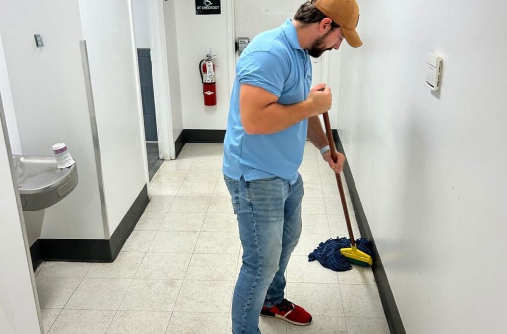 MM Commercial Cleaning expert handling detailed construction cleanup in Grand Island, NY with precision tools and local jobsite expertise. Construction Cleanup Near Me.